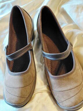 Crocs Brown Suede/Rubber Mary Jane Comfort Shoe